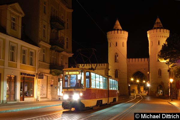 Bild: Der KT4D-Prototyp 001 bei einer nächtlichen Sonderfahrt vor dem Nauener Tor